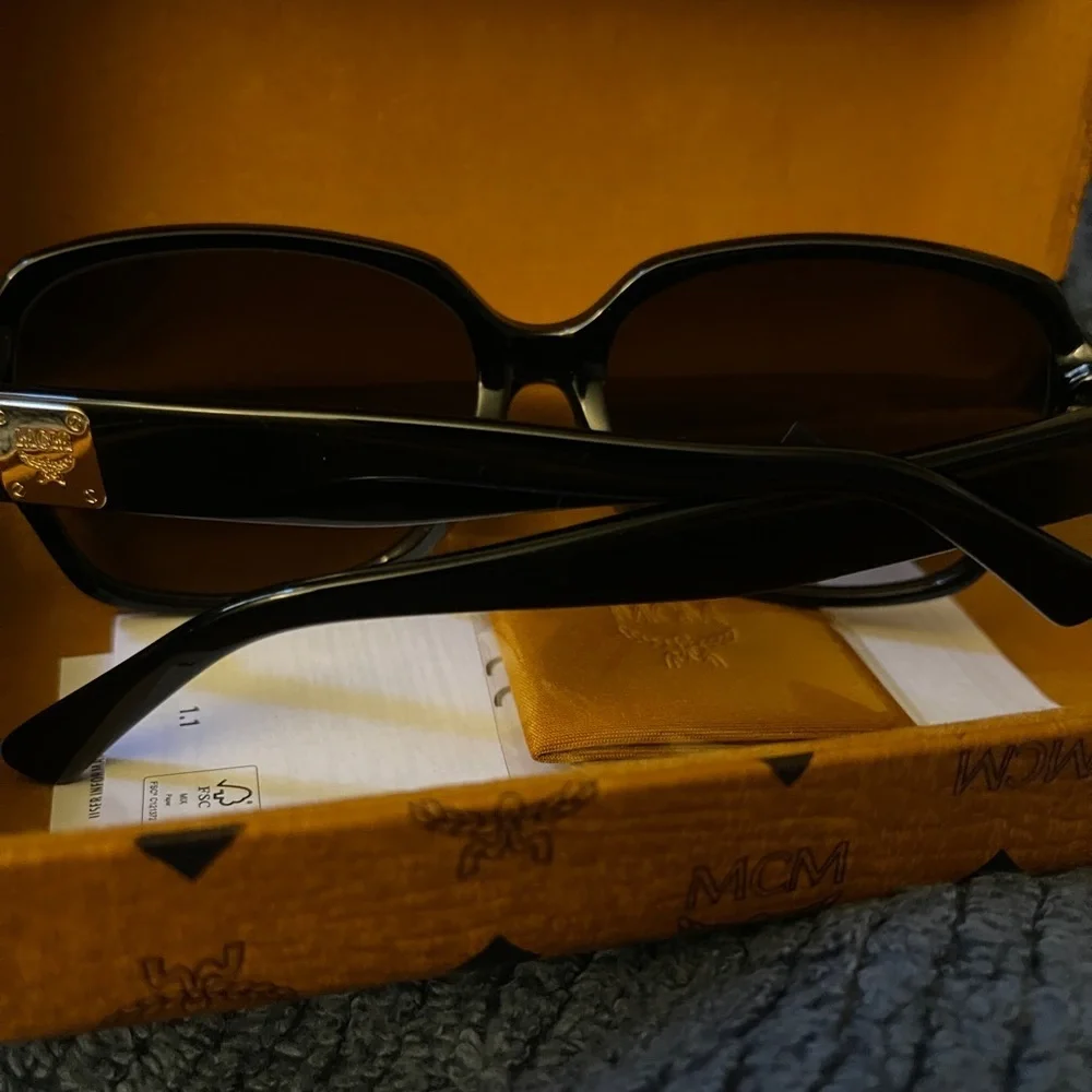 MCM sleek modern